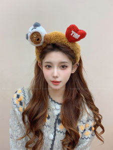 Global Daphne Bear Plush Cartoon Face Wash Hairband Womens New 2024 Elegant Hair Clip Headwear Sweet Style MG96 Fashion Accessory