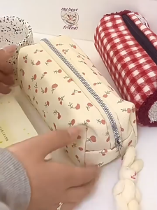 Ins Cream Floral Pen Bag Large Capacity Pencil Case Creative Student Storage Bag Pencil Case Pouch for SchooI cheap things for school