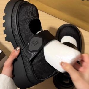 รองเท้า Mary Jane สำหรับผู้หญิง ทรงสูง ทรงพื้นหนา ทรงพื้นแบน พื้นยาง รองเท้าลำลอง ฤดูใบไม้ผลิและฤดูร้อน 2025 รองเท้าส้นแบนพื้นหนา