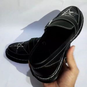 khaqi jaring laba laba bintang star Slip On Loafers Bintang Kulit Sintetic Premium Pantofel Docmart