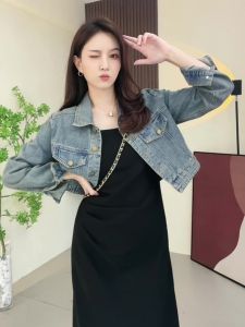 เสื้อแจ็คเก็ตยีนส์สั้นสไตล์ย้อนยุค กระโปรงสีดำ เสื้อผ้าแฟชั่นฤดูใบไม้ผลิ 2025 ชุดใหม่ เสื้อคลุมกันหนาวแบบสวมหัว แขนยาว ทรงหลวม