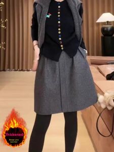 Fashionable French Style High End Short Petite Thickening Wool Skirt