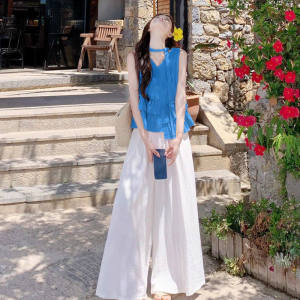 chaqi | Atmospheric V-Neck Ruffled Halter Neck Top with Sashes and Tied Waist