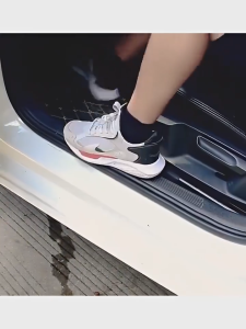 MODEL PRINT Stiker carbon honda crv sticker pelindung pintu dari pijakan kaki stiker variasi mobil honda crv