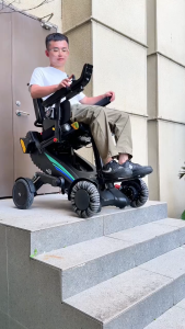 XSTO X12 All-terrain Mobility Robot Self Balancing Power Electric Wheelchair
