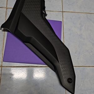 YAMAHA R15 VVA V3 COVER SIDE BODY 1 / 2 COVER BOTTOM SEAT L/H KIRI BK6-F1711 / R/H KANAN BK6-F1721