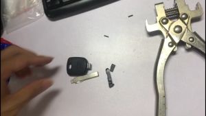 ก้านกุญแจพับ กุญแจพับ พร้อมสลักล็อคดอก ส่งด่วนทุกวันจากไทย