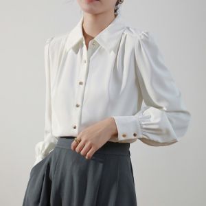 เสื้อเชิ้ตแขนยาวสีขาวทรงหลวมสำหรับผู้หญิง เสื้อเชิ้ตผ้าโพลีเอสเตอร์ระดับไฮเอนด์สำหรับใส่ไปทำงานในฤดูใบไม้ร่วงปี 2024