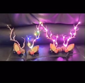 (พร้อมส่งในประเทศไทย) ที่คาดผมรักน่าๆและกิ๊บสวยๆ มีไฟสวยๆ สามารถปรับระดับไฟได้ เหมาะกับเทศกาลคริสต์มาสและปีใหม่