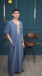 โต๊ปชายแขนสั้น ใส่ละหมาดออกงานอิสลาม ผ้าใส่สบาย ทรงคอรูปหัวใจพร้อมลายปัก สมบูรณ์แบบ AE55 วาริสมุสลิม