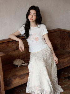 seemon | Áo Thun Tay Ngắn Cổ Đứng Ôm Eo Trắng