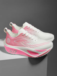 รองเท้าวิ่งผู้หญิง Carbon Plate รองเท้าวิ่งแบบใหม่สำหรับฤดูร้อน รองเท้ากีฬาแบบลำลอง รองเท้าวิ่งแบบลดแรงกระแทก รองเท้าวิ่งแบบลำลอง