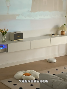 ชั้นวางทีวีติดผนัง ตู้ทีวีติดผนัง ชั้นวางทีวีมินิมอล มีช่องเก็บของแบบปิด และชั้นวางเปิดด้านข้าง หน้าท็อปลายหินอ่อน ตู้เก็บของใต้ทีวีประหยัดพื้นที่