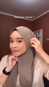 Pashmina Kaos Jersey Premium Tugba Kiara Fiki Naki/Pasmina Turkey/Pasmina Maroco/Pasmina Kaos / pasmina jersey /Pashmina Kaos Rayon Hight Quality Premium OOTD 2023 hijab wanita indonesia - Lazada
