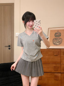 Áo Thun Nữ Tay Ngắn Thêu Ngôi Sao Màu Sắc Thời Trang Mùa Hè 2024 Cổ Chữ V Ôm Vừa Vặn Ngắn