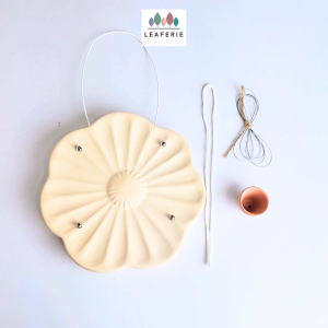 The Leaferie Ysla self-watering hanging plant pots (Staghorn) flowerpot . flowerpots flower pot