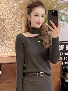 French Elegant Neck Hanging Knitted Sweater Women Winter New Hollow out Slimming Base Shirt Inner Wear Top Casual Style