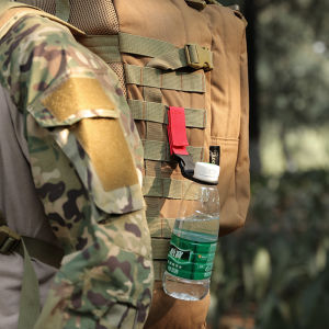 Water Bottle Holder Carabiner Clip - Portable Belt Backpack Clip for Hiking Hands-Free Drink Bottle & Scarf Storage Hook Fastener Accessory to Keep Hands Free