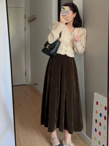 plus Size Autumn Winter French Vintage V Neck Lace Top High Waist Mini Skirt Two Piece Set plus Size Womens Fashion Set