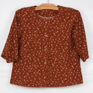 เสื้อเสริมไหล่ เสื้อลายดอก เสริมบุคคลิกใส่ออกงาน  ใส่ไปวัด ผ้าเบาใส่สบายไม่ต้องรีดคุณยายชอบ