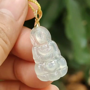 Icy Guanyin Jadeite Necklace – Type A Jadeite with 18K Clasp Peace and Protection for Every Journey (18kp104)