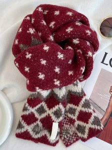 ผ้าพันคอถักสีแดงแบบหนาสำหรับฤดูหนาว เข้ากันได้สำหรับคู่รัก ผ้าคลุมหน้าอกแบบถัก เหมาะกับเยาวชนและนักเรียน