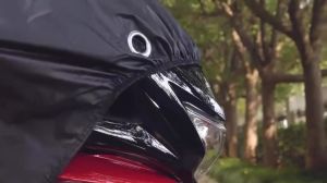 ผ้าคลุมรถมอเตอร์ไซค์ทุกฤดูกาลคุณภาพสภาพอากาศสากลกันน้ำป้องกันแสงแดดกลางแจ้งทนทานกลางคืนสะท้อนแสงพร้อมที่เก็บล็อคหลุม