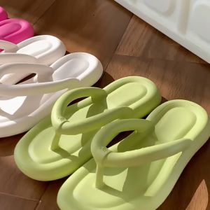 YaKo รองเท้าแตะแฟชั่นหูหนีบ สีพื้น เรียบๆ พื้นนุ่มนิ่มสวนใส่สบาย สีสวยมองมาแต่ไกลก็ยังเด่น สาว ๆ มินิมอลต้องห้ามพลาดน๊า