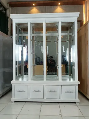 Lemari Hias 4 pintu minimalis full putih. Bufet hias kristal mewah Lemari pajangan. bisa COD (KHUSUS BANTEN)