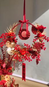 Vòng hoa tết cành đào kết thủ công siêu đẹp trang trí Tết - Tặng Kèm Đèn QT962