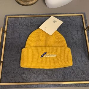 หมวกถักปักลายสายฟ้าสำหรับผู้หญิงในฤดูใบไม้ร่วงและฤดูหนาว อบอุ่นป้องกันหู หมวกปั่นจักรยานสำหรับผู้หญิง หมวกทรงหัวใหญ่