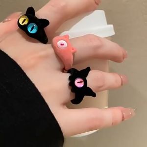 【Bestella✨COD】Cincin Monster Berbondong-bondong Desain Ceruk Cincin Sederhana Retro Wanita Cincin Mode Temperamen Cocok untuk Semua