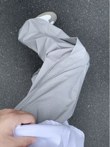 กางเกงลำลองผู้หญิงแห้งเร็วสีเทาอ่อน กางเกงขายาวทรงตรงเอวสูง ผ้าโพลีเอสเตอร์ ฤดูร้อน 2024 กางเกงขายาวผ้าไหมน้ำแข็งบางระบายอากาศได้ดี