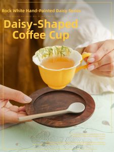 JISU | Sophisticated Ceramic Coffee Cup Daisy Design