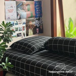 Sprei Kotak Hitam Estetik Tidak Luntur