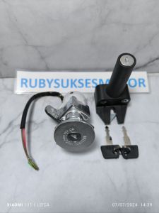 Kunci kontak set plus sadel kunci jok belakang motor Vega ZR Vega RR new