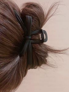 Large Size Shark Hair Clip Womens New 2024 Matte Hair Gripper Back of Head Fashionable Hair Accessories High End Hair Card