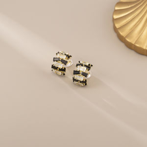 ต่างหูแบบคลิปสไตล์เกาหลีสำหรับผู้หญิง วัสดุอะลูมิเนียมเคลือบเงิน เครื่องประดับแฟชั่นสุดเก๋ ใส่ไปทำงานได้ ไม่มีรูในหู