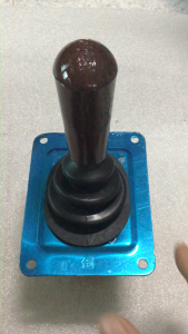 Cần số đảo chiều motor