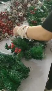 MlaDen ประดิษฐ์หวายคริสต์มาสพวงหรีด 2.7m 50 นำข้าวคริสต์มาสหวาย DIY เทศกาลพวงหรีดพีวีซี ตกแต่งคริสต์มาส