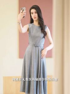 Đầm vest công sở xám trơn dáng xoè cổ tròn không tay
