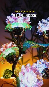 Đèn Thờ Hoa Sen 3 Bông Cao 35cm LED Tự Động Đổi Nhiều Màu Để Bàn Thờ Phật Ông bà Gia Tiên