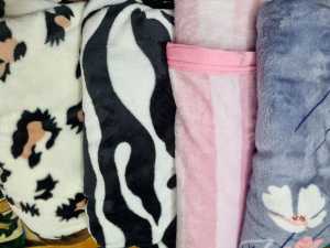 Selimut bulu halus 150x200cm