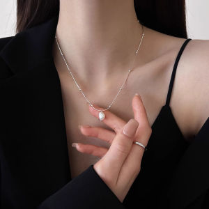 Minimalist Pearl Pendant Necklace Womens Elegant Fashion Versatile Clavicle Chain Stylish Neck Chain Modern Style Alloy Material