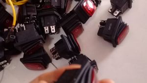 Công Tắc 12-24V 4 CHÂN Có LED báo ON OFF Cho các thiết bị chuyên dụng CHỐNG NƯỚC (KCD4)