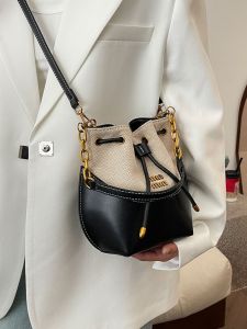 Korean Style Fashionable Shoulder Bag Womens Spring Summer New Simple Match Bucket Bag Soft Surface Zipper Closure Solid Color