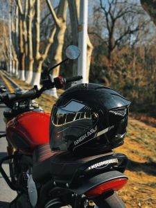 ANGKAS จัดส่งจากกรุงเทพฯ (1-3 วัน) หมวกกันน็อค ครอบเต็มใบ สำหรับผู้ใหญ่ คุณภาพดี ราคาไม่แพง ทันสมัย ใหม่ในปี 2025 หมวกมอเตอร์ไซค์รูปหล่อABS#4007/905