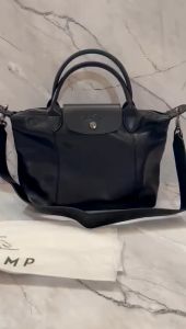 Tas Leather Bag Wanita & Sling: Pilihan Tas Multifungsi Berkualitas