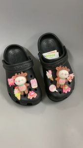[TẶNG 12 STICKER] - Dép sục Cross Classic cho bé gái trẻ em Cros màu Đen HannaKids giày xục Croc Clog Kid quai ngang nam nữ xuất khẩu gắn Sticker Vip - Thế Giới Cross