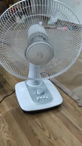 Quạt sạc năng lượng mặt trời Quạt bàn DC 14 inch AC/DC 6V tích điện